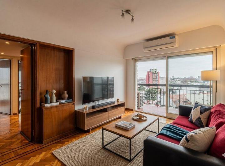 Venta Departamento de 4 Ambientes con Balcón y Cochera en Liniers
