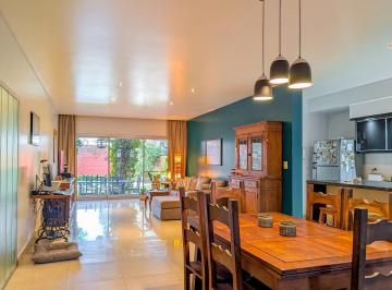 Casa · 204m² · 4 Ambientes · 1 Cochera · Venta Casa en Funes de Dos Dorm. en Planta Baja