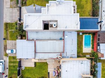 Casa · 110m² · 4 Ambientes · 1 Cochera · Venta Casa en Funes de Dos Dorm. en Planta Baja