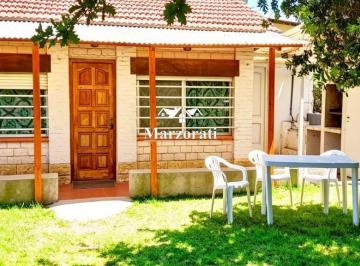 Casa · 70m² · 3 Ambientes · 1 Cochera · Casa en Los Acantilados