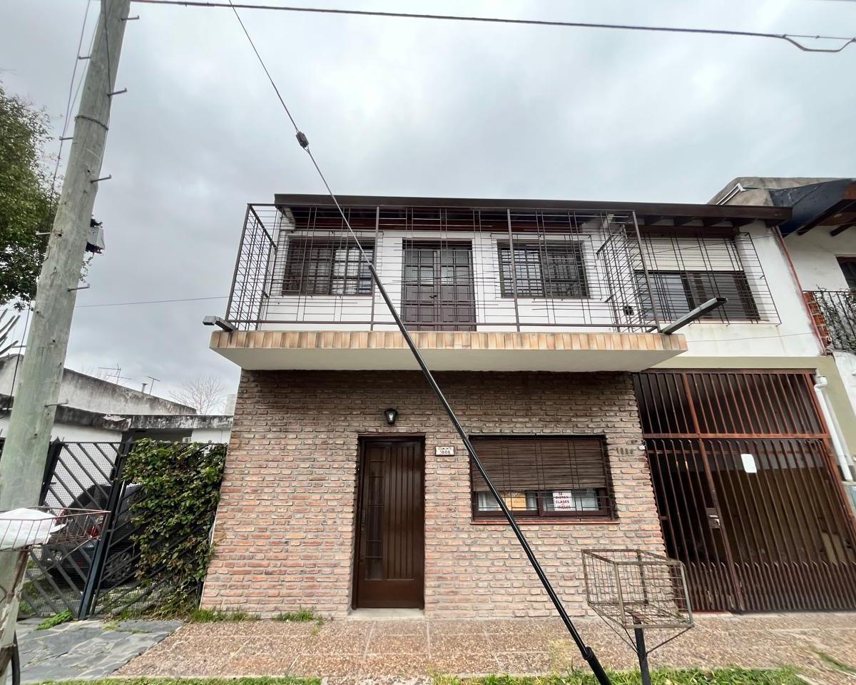 Viamonte al 1886, Castelar, Morón