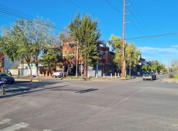 Local comercial · 190m² · 2 Dormitorios · 1 Cochera · Venta de Casa y Local Comercial