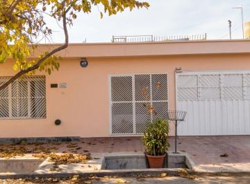 Casa · 167m² · 7 Ambientes · 1 Cochera · Casa en Venta, Excelente Ubicación!