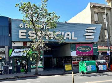 Local comercial , Córdoba · Alquiler Local Comercial en Galería Espacial