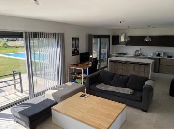 Casa · 170m² · 4 Ambientes · 3 Cocheras · Venta Casa Moderna 4 Ambiente El Canton Escobar