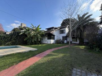 Casa · 150m² · 4 Ambientes · 2 Cocheras · Casa en Alquiler en Tucuman Al 1700 - Bella Vista