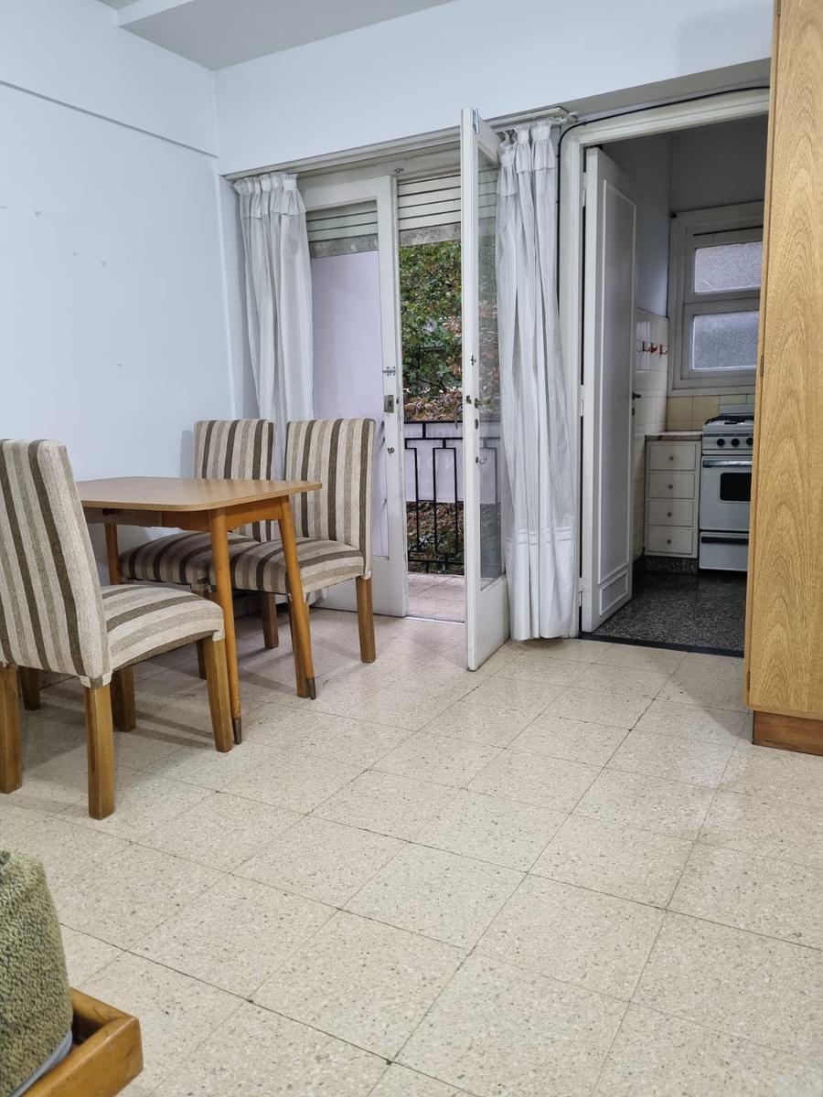 Departamento Monoambiente a la Calle con Balcón | Zona Plaza Colón