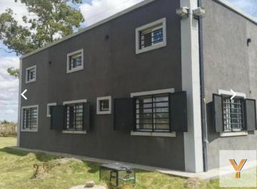 Casa · 110m² · 5 Ambientes · Casa en Venta - 3 Dorm. 3 Baños - 1880 m - Coronel Brandsen