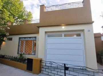 Casa · 115m² · 3 Ambientes · 1 Cochera · Casa en Venta Bella Vista Apto Credito