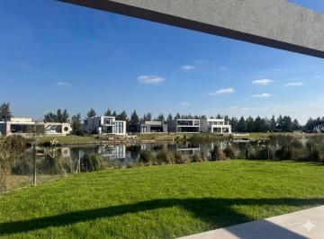 Casa · 185m² · 5 Ambientes · 6 Cocheras · Casa a La Laguna en Venta - El Naudir Aguas Privadas