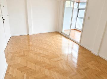 Departamento de 2 ambientes, Caballito · 2 Amb./piso 10/ Pisos Restaurados a Nuevo/ Balcón Son Comparables