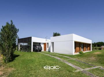 Casa · 135m² · 4 Ambientes · Casa en Venta en Ecuestre Costa Esmeralda