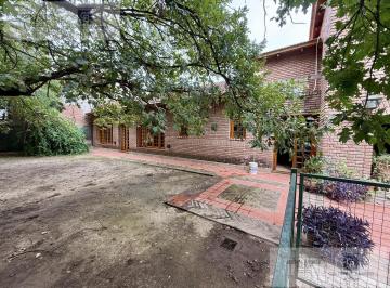 Casa · 355m² · 8 Ambientes · 2 Cocheras · Alquiler Casa 4 Dorm en Arguello