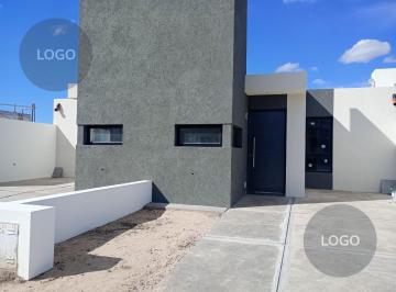 Casa · 66m² · 3 Ambientes · 1 Cochera · Casa en Docta
