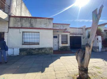 Casa · 70m² · 3 Ambientes · Casa 3 Amb Vende Castelar