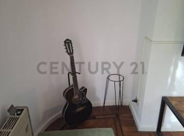 Departamento · 38m² · 2 Ambientes · Excelente Departamento 2 Amb con Balcón Al Frente en Caballito - Evalua Permuta