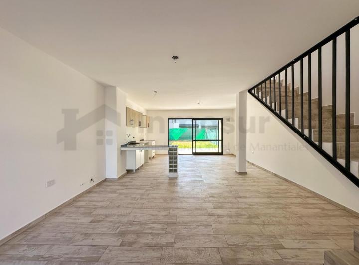 Casa · 100m² · 2 Dormitorios · 1 Cochera