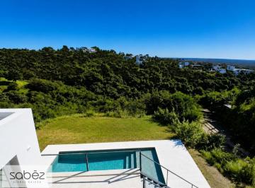 Casa · 420m² · 10 Ambientes · Casa en Cinco Lomas