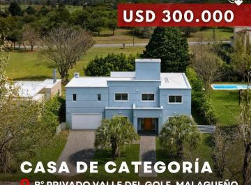 Casa · 300m² · 8 Ambientes · 1 Cochera · Venta Casa de Categoría 3 Dorm. y Pileta Climatizada en Barrio Valle del Golf - Malagueño