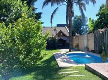 Casa de 5 ambientes, Morón · Venta Chalet 4 Ambientes Quincho, Pileta y Cochera El Palomar Moron