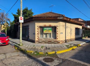 Casa · 92m² · 3 Ambientes · 2 Cocheras · Casa en Temperley Oeste