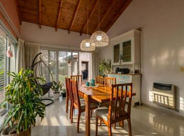 Casa · 137m² · 4 Ambientes · 2 Cocheras · Casa en Venta de 3 Dorm. y Parque