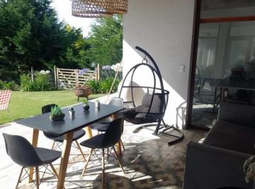 Casa · 220m² · 4 Dormitorios · Chalet 5 Ambientes Arenas del Sur