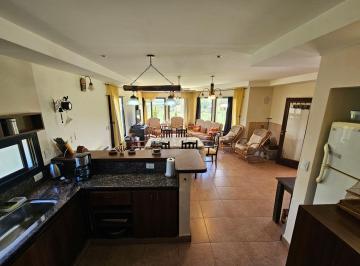 Casa · 3400m² · 4 Ambientes · 2 Cocheras · Alquiler Temporal Tafi del Valle