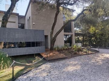 Casa de 8 ambientes, Córdoba · Casa Grande Completamente Amoblada en Lomas de La Carolina