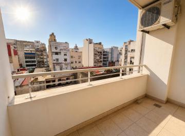 Departamento de 2 ambientes, Balvanera · Excelente y Luminoso 2 Ambientes Suite con Vestidor y Toilette