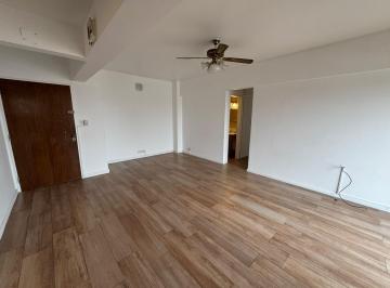 Departamento · 80m² · 4 Ambientes · 1 Cochera · Alquiler - Excelente Depto. 4 Amb. con Cochera y Baulera - Quilmes Centro