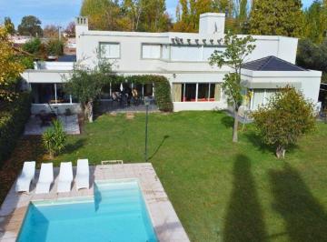 Casa de 10 ambientes, Chacras de Coria · Hermosa Casa Corazón Chacras