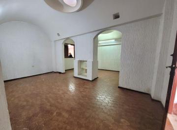 Casa · 143m² · 4 Ambientes · 1 Cochera · Mariano Comas 3300