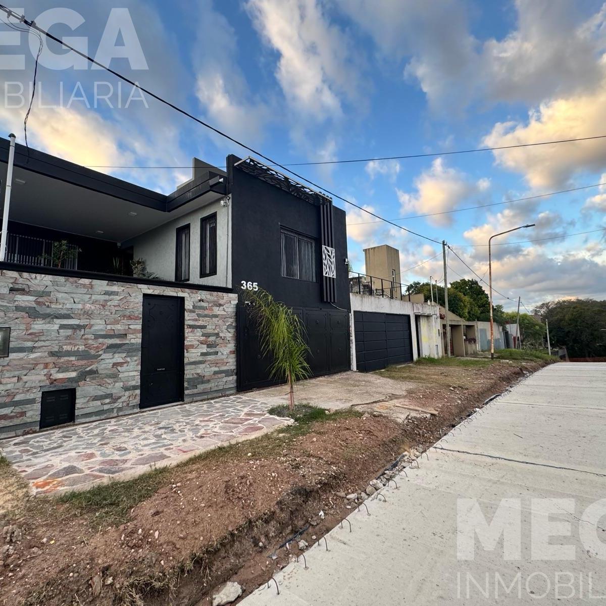 Carlos Darwin al 300. Moderna Casa en Venta Zona Thompson 0