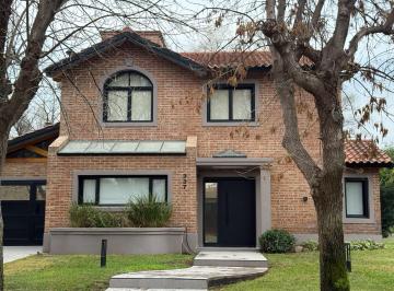 Casa · 600m² · 4 Dormitorios · Casa en Alquiler en Rincón Club de Campo