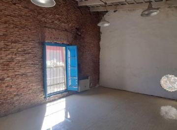 Casa de 3 ambientes, San Isidro · Casa con 2 Dorm. en Venta en Béccar. Jardin. Vias a Libertador.
