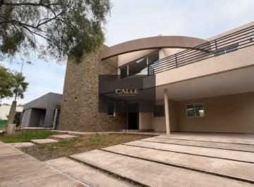 Casa de 5 ambientes, Luján de Cuyo · Casa en Venta C/ Cochera en Luján de Cuyo