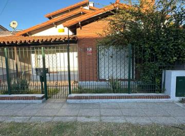 Casa de 4 ambientes, Morón · Se Vende Excelente Casa Reciclada a Nueva con Solárium y Parrilla