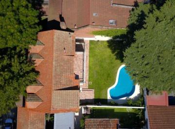 Casa de 6 ambientes, Vicente López · Señorial Casa Moderna