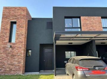 PH · 130m² · 5 Ambientes · 1 Cochera · Venta Duplex 3 Dorm. en San Ignacio Village. con Pileta