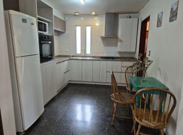 Casa de 7 ambientes, Godoy Cruz · Vendo Casa - 3 Dorm. - Consultorio / Oficina - Oportunidad