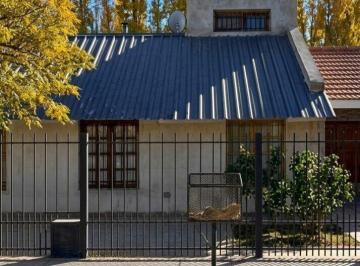 Casa · 100m² · 4 Ambientes · 2 Cocheras · Plottier! Oportunidad Alquiler 3 Dorm