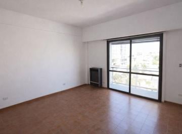 Departamento de 4 ambientes, Cipolletti · Dpto. de 3 Dorm. y 2 Baños - Centro de Cipolletti