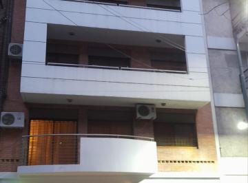 Departamento en Alquiler de 1 ambiente · Semipiso de Categoría 1 ½ Amb – Todo Luz, Sol y Aire –barrio Norte