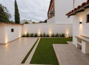 Casa · 126m² · 4 Ambientes · Venta de Casa 4 Ambientes en Lote Propio - Olivos