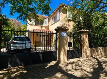 Casa · 343m² · 9 Ambientes · 2 Cocheras · Casa en Venta de 5 Dorm. con Jardín y Pileta | San Isidro | Av del Libertador Al Río