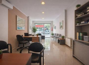 Local comercial · 68m² · Venta Oficina Equipada Al Frente en La Perla