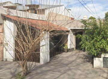 Casa · 140m² · 3 Ambientes · 1 Cochera · Venta de Casa Oportunidad Para Desarrolladores