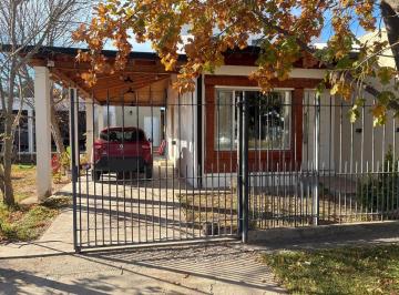 Casa · 76m² · 4 Ambientes · 1 Cochera · Casa en Venta en Barrio Aliaga en General Roca