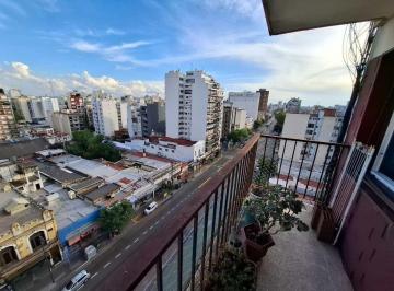 Departamento · 98m² · 4 Ambientes · Venta Depto 4 Amb Flores Balcón Vista Abierta Alto
